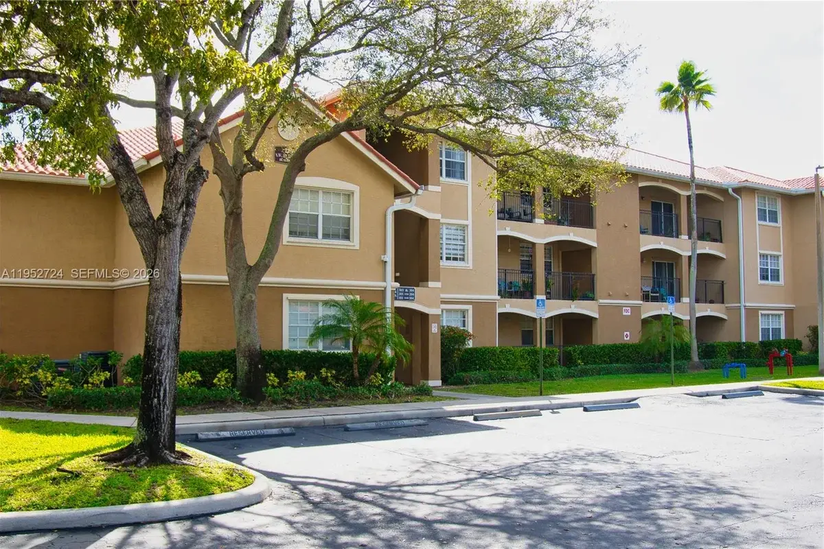 215 SW 117th Ter #14304, Pembroke Pines: photo 1 of 34