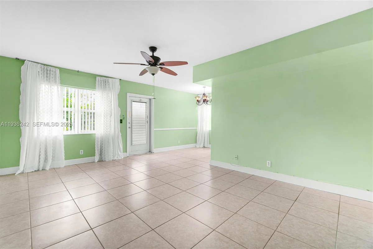 268 Coventry L, West Palm Beach: photo 1 of 33