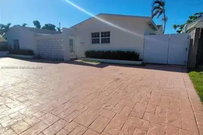 12305 SW 42nd St, Miami: photo 1 of 11