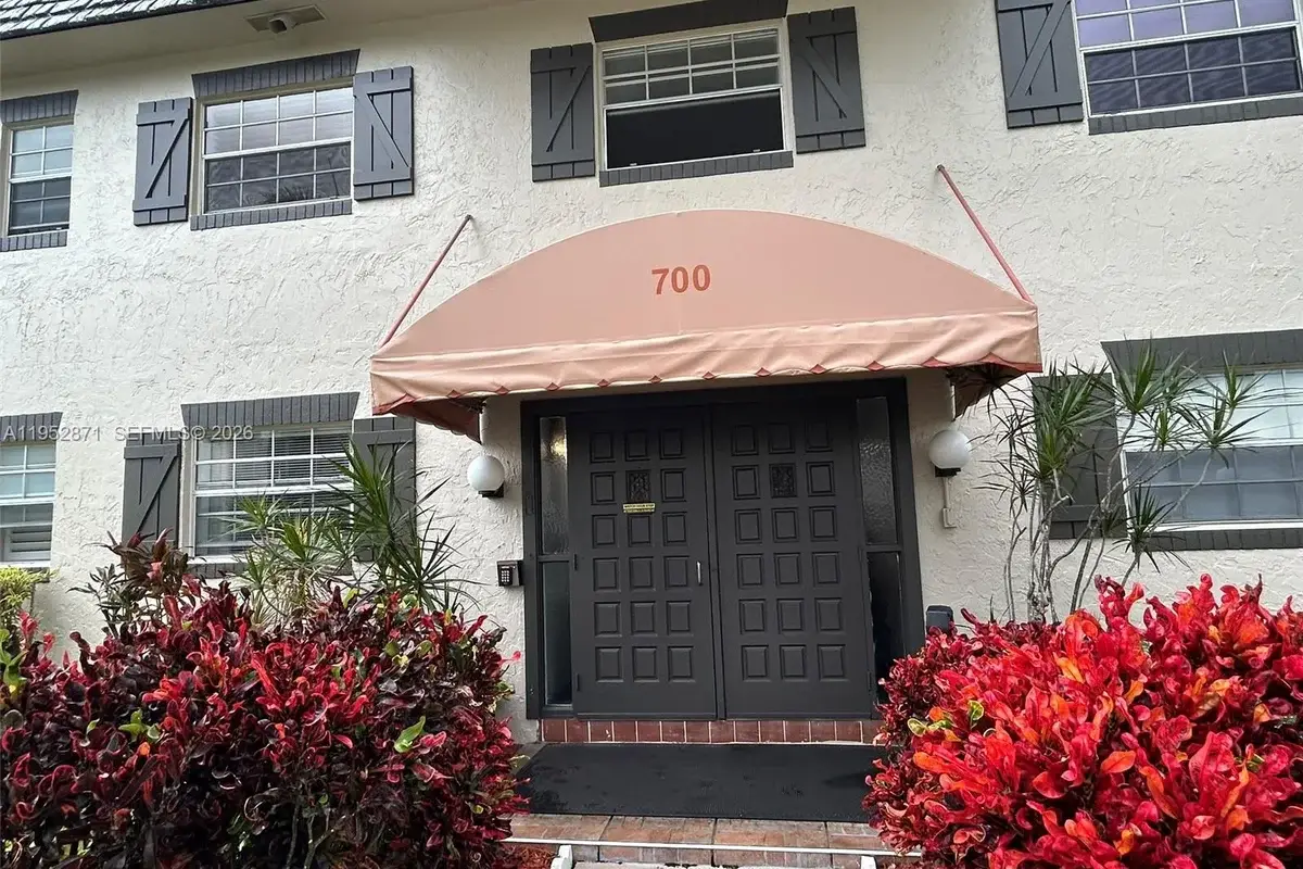 5640 SW 3rd Pl #212, Margate: photo 1 of 50