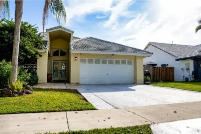 9420 SW 212th Ter, Cutler Bay: photo 1 of 18