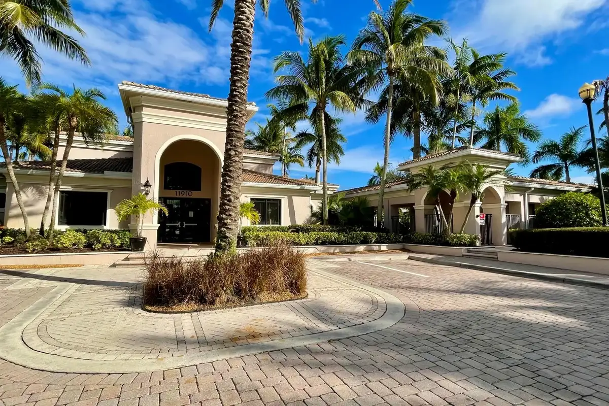 2727 Anzio Ct #108, Palm Beach Gardens: photo 1 of 24