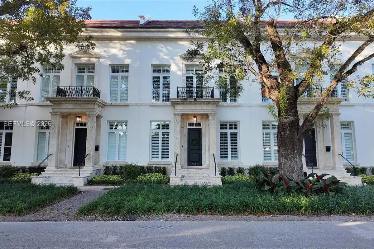 641 Almeria Ave, Coral Gables: photo 1 of 31