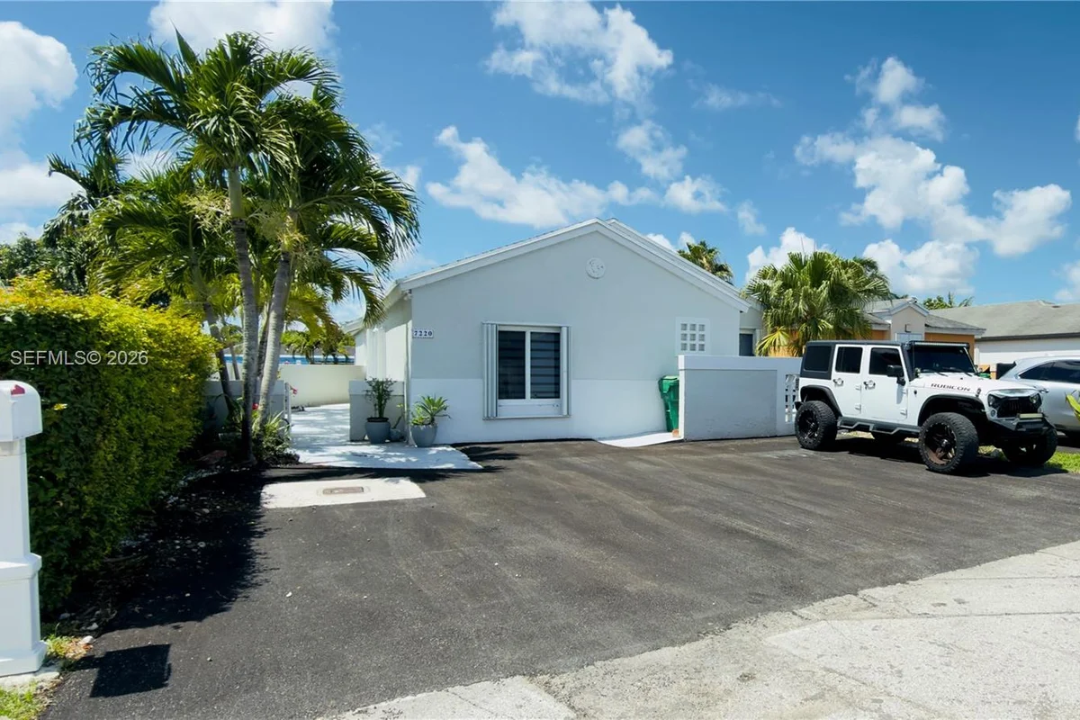 7220 SW 149th Ct, Miami: photo 1 of 38