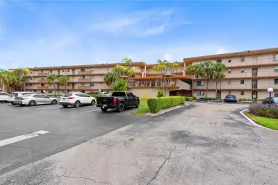 9300 SW 8th St #422, Boca Raton: photo 1 of 38