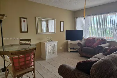 900 SW 11th Ave #12A, Hallandale Beach: photo 1 of 17