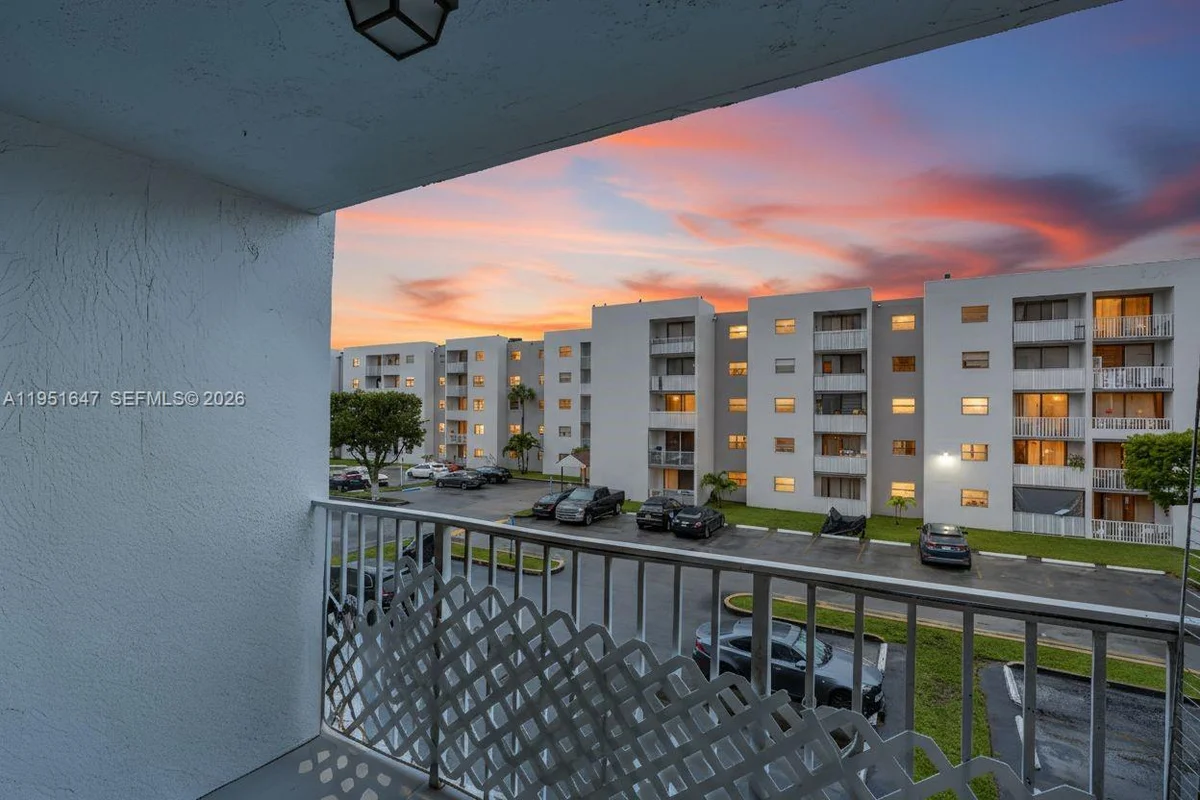 8145 NW 7th St #315, Miami: photo 1 of 43
