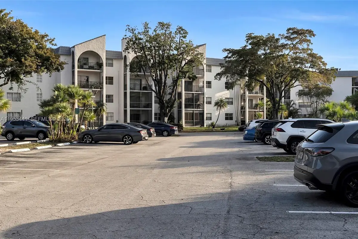 3300 Spanish Moss Ter #106, Lauderhill: photo 1 of 43