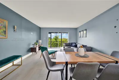 950 Hillcrest Dr #414, Hollywood: photo 1 of 35