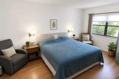 200 Lakeview Dr #212, Weston: photo 1 of 13