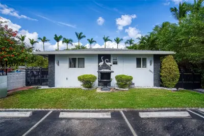 1457 Atlantic Shores Blvd, Hallandale Beach: photo 1 of 67