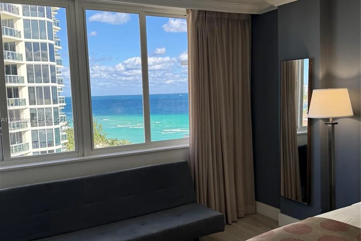 19201 Collins Ave #1018, Sunny Isles Beach: photo 1 of 9