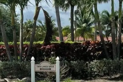 10076 Twin Lakes Dr #38-E, Coral Springs: photo 1 of 4