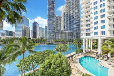 701 Brickell Key Blvd #404, Miami: photo 1 of 12
