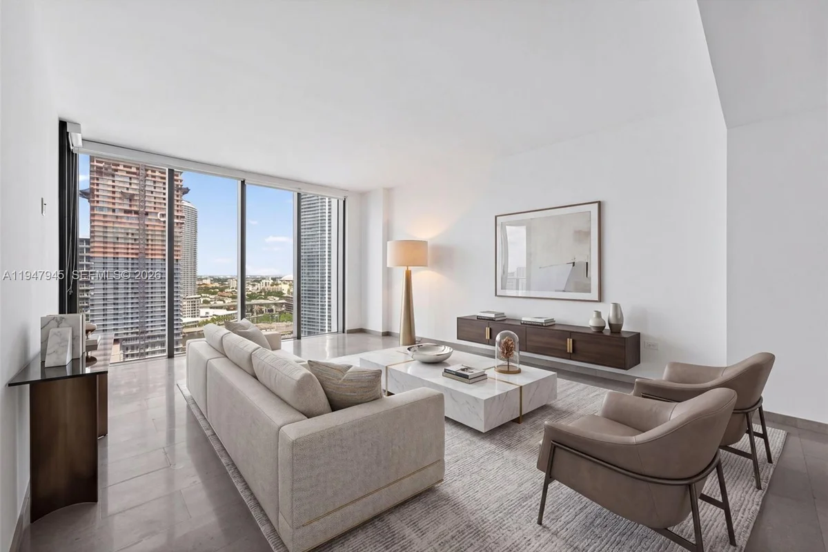 68 SE 6th St #2110, Miami: photo 1 of 45