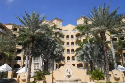 3001 NE 185th St #119, Aventura: photo 1 of 19