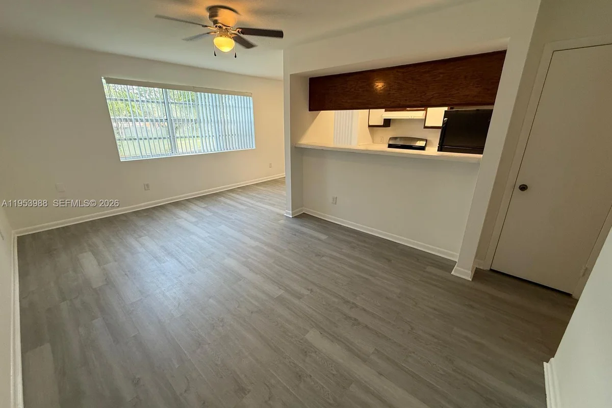15285 SW 107th Ln #214, Miami: photo 1 of 27
