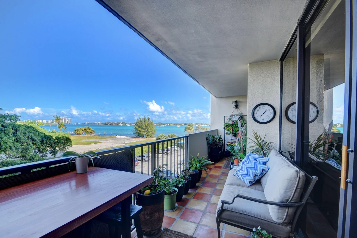 5600 N Flagler Dr #307, West Palm Beach: photo 1 of 23