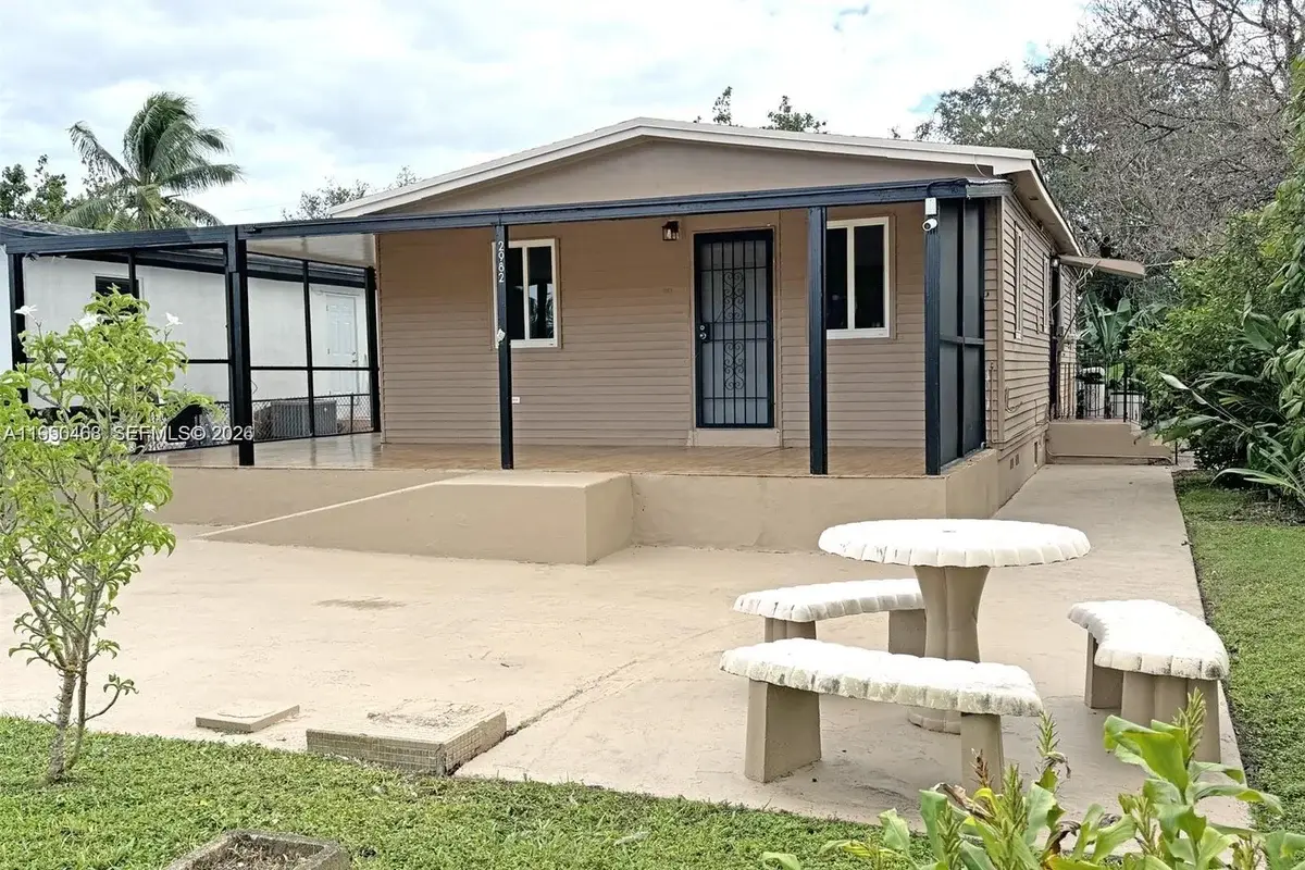 2982 NW 95th St, Miami: photo 1 of 32