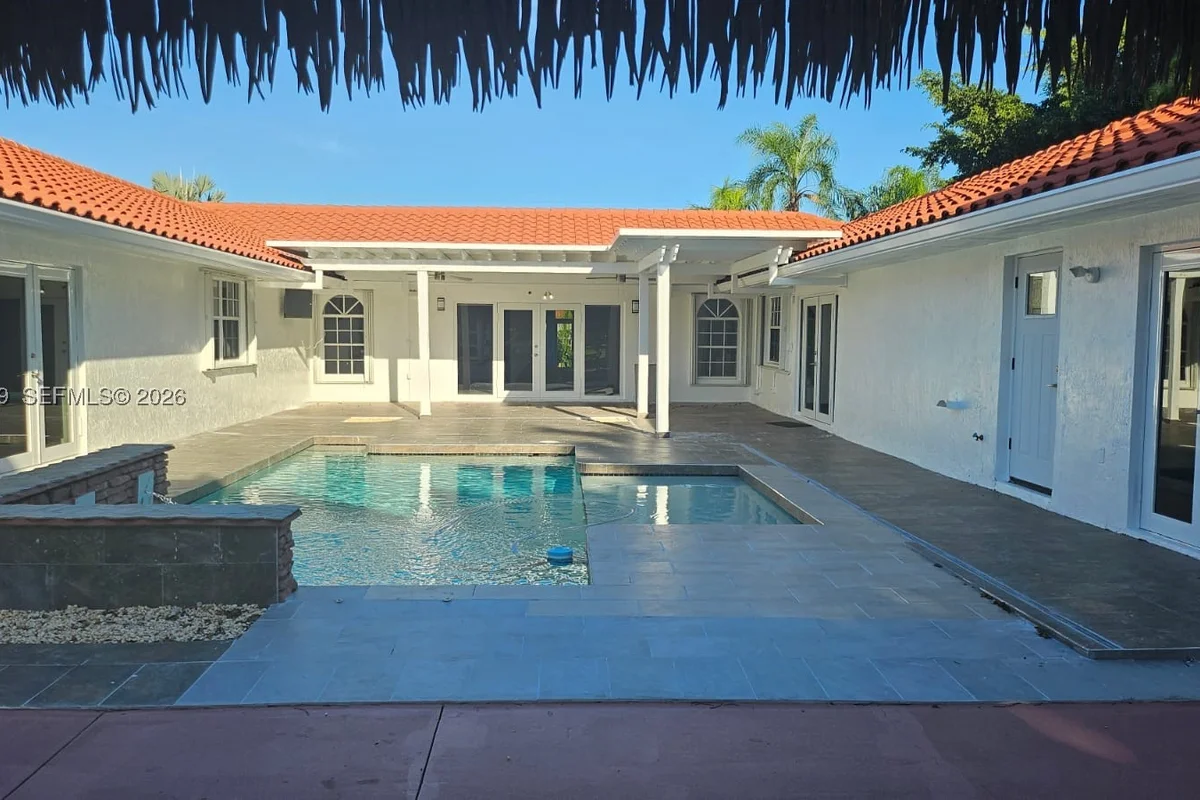 16400 SW 173rd Ave, Miami: photo 1 of 10