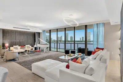 3300 NE 188th St #718, Aventura: photo 1 of 82