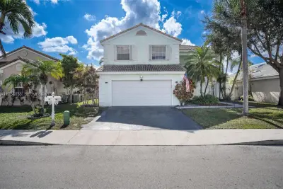 13930 Oak Ridge Dr, Davie: photo 1 of 54