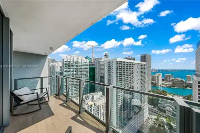 68 SE 6th St #3309, Miami: photo 1 of 25