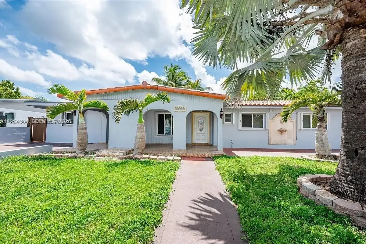 11950 SW 182nd Ter, Miami: photo 1 of 22