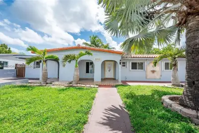 11950 SW 182nd Ter, Miami: photo 1 of 22