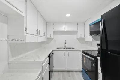 6101 N Falls Cir Dr #309, Lauderhill: photo 1 of 26