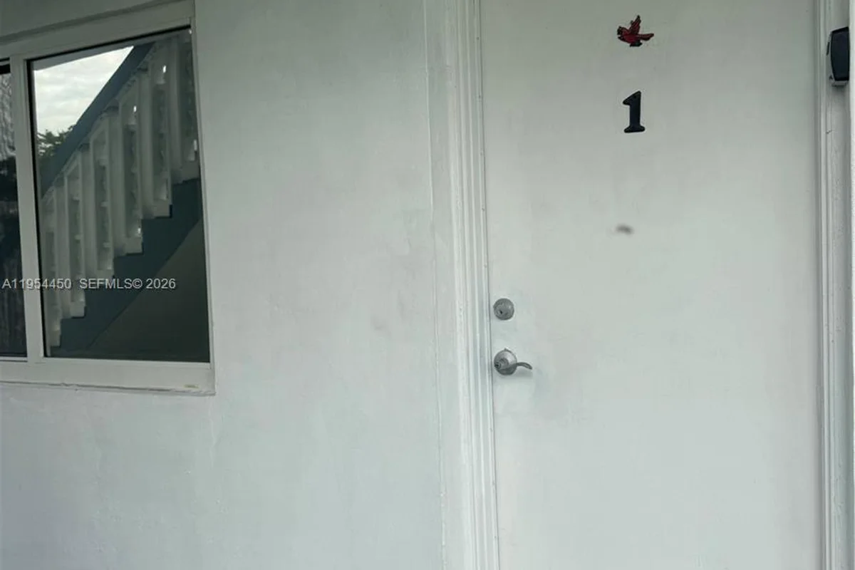 55 NW 204th St #1, Miami Gardens: photo 1 of 18