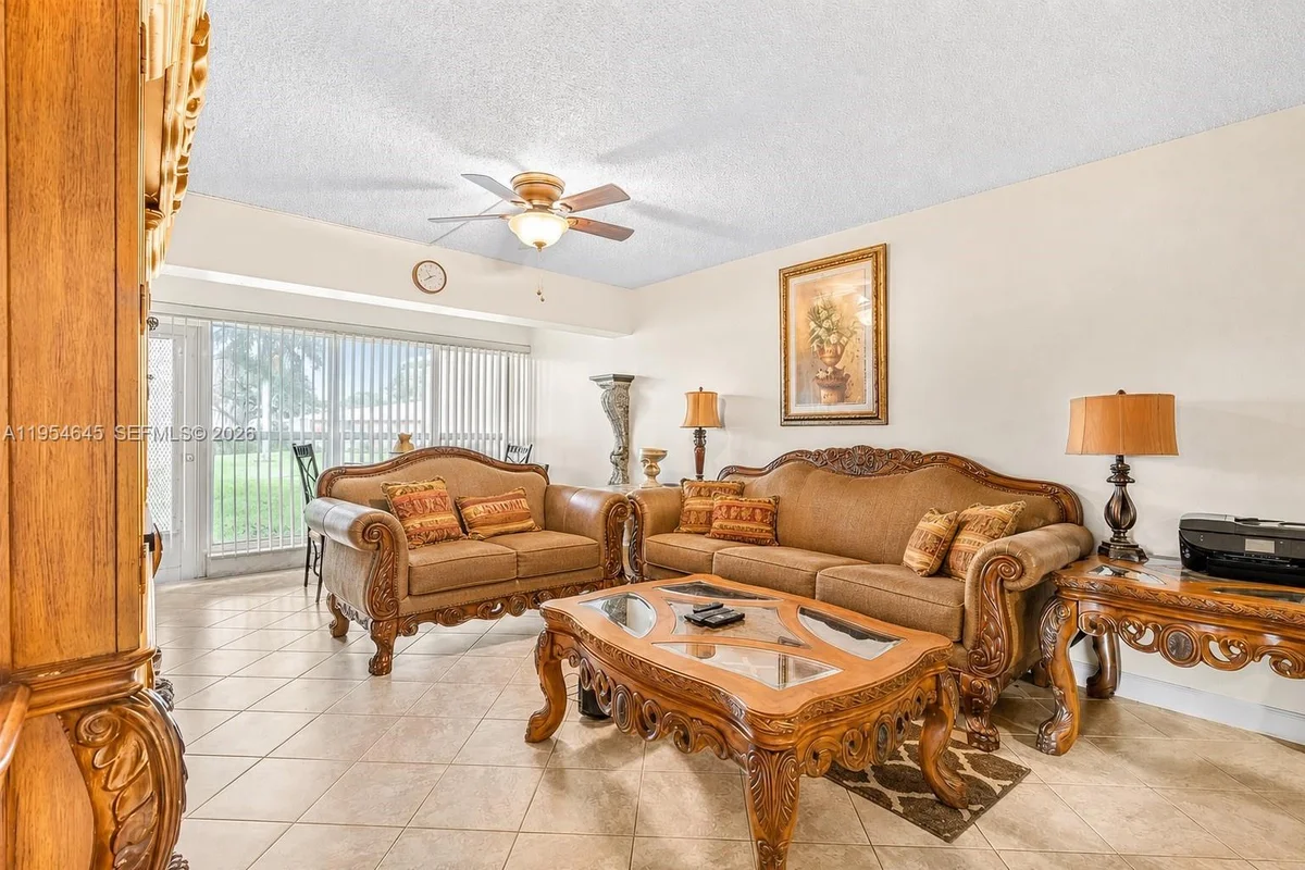 1521 NW 18th Ave #101, Delray Beach: photo 1 of 23