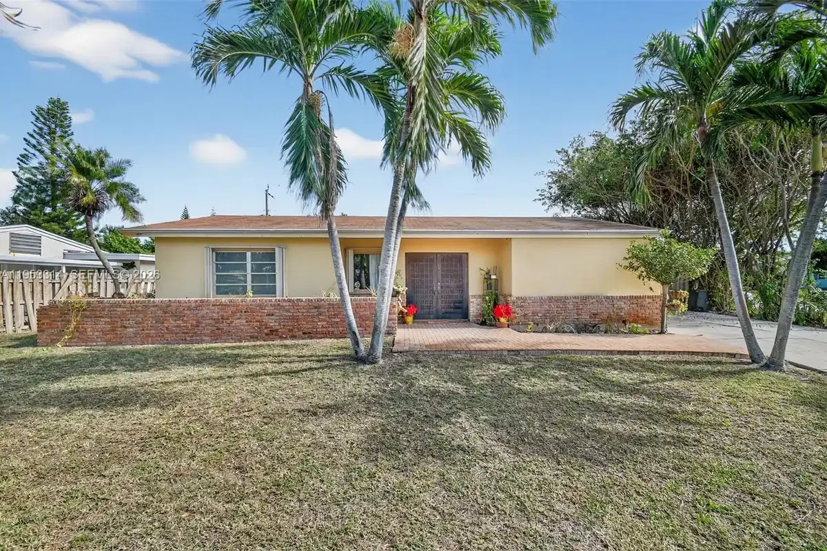 1712 High Ridge Rd, Lake Worth: photo 1 of 37