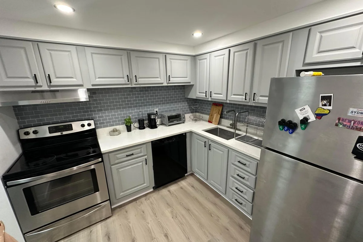 500 Executive Center Dr #3h, West Palm Beach: photo 1 of 9