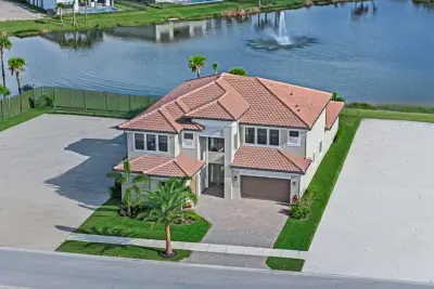 10028 Cloud View, Palm Beach Gardens: photo 1 of 86