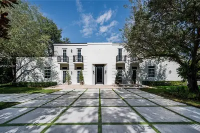 6355 SW 114th St, Pinecrest: photo 1 of 56