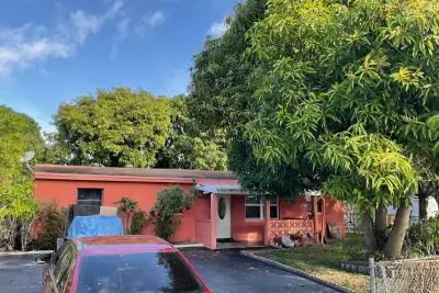 1433 NE 26th Ct, Pompano Beach: photo 1 of 11