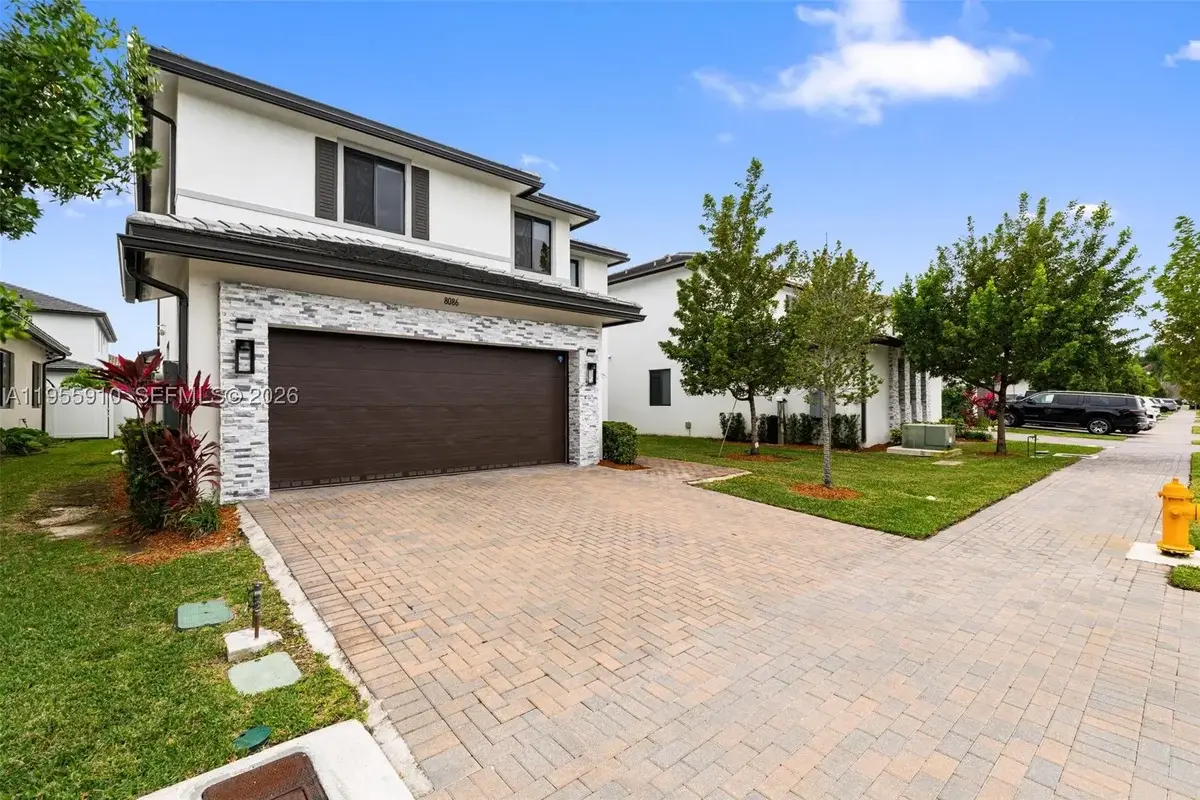8086 NW 47th Ter, Doral: photo 1 of 50