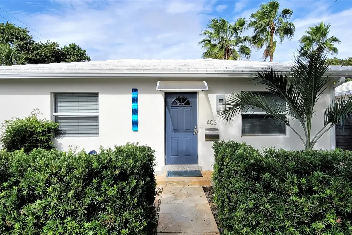403 32nd St, West Palm Beach: photo 1 of 18
