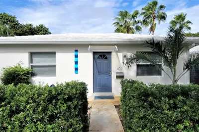 403 32nd St, West Palm Beach: photo 1 of 18