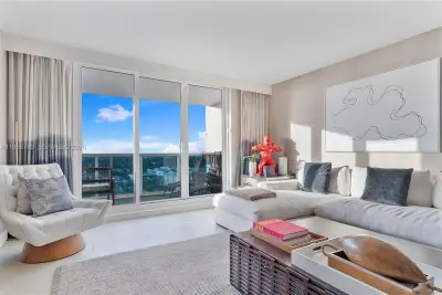 102 24th St #1427, Miami Beach: photo 1 of 77