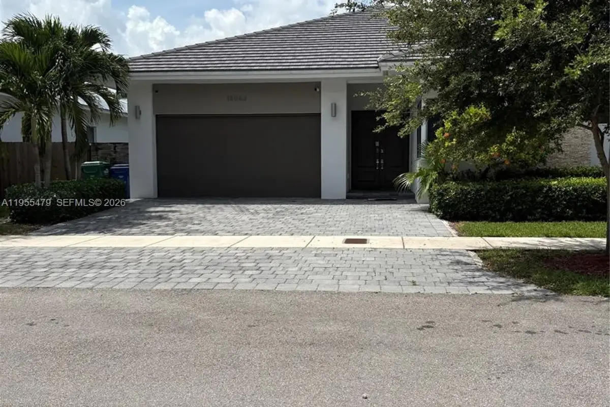 15062 SW 177th Ter, Miami: photo 1 of 66
