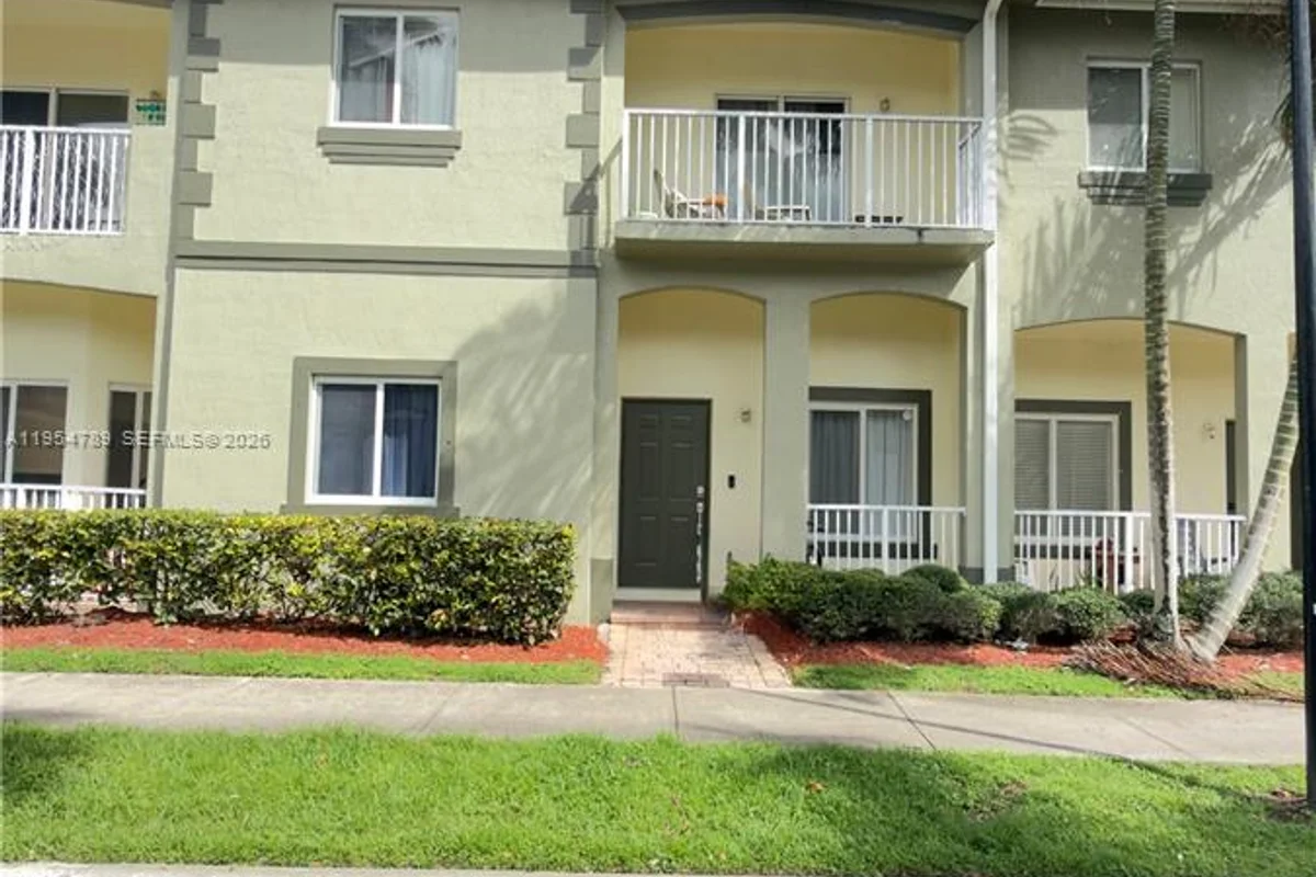 1948 SE 24th Ave, Homestead: photo 1 of 28