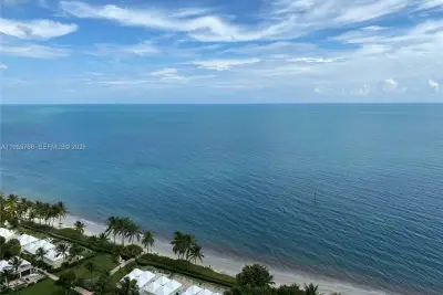 881 Ocean Dr #10D, Key Biscayne: photo 1 of 14
