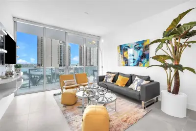 17550 Collins Ave #603, Sunny Isles Beach: photo 1 of 24