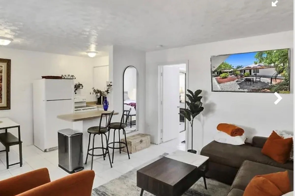 820 NE 16th Ave #2, Fort Lauderdale: photo 1 of 8