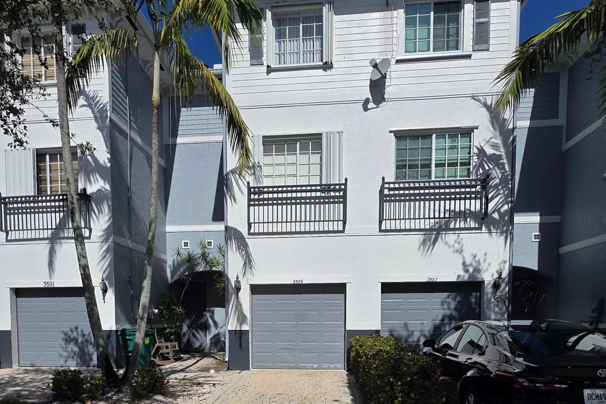 3589 NW 14th Ct S, Lauderhill: photo 1 of 21