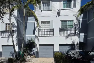 3589 NW 14th Ct S, Lauderhill: photo 1 of 21