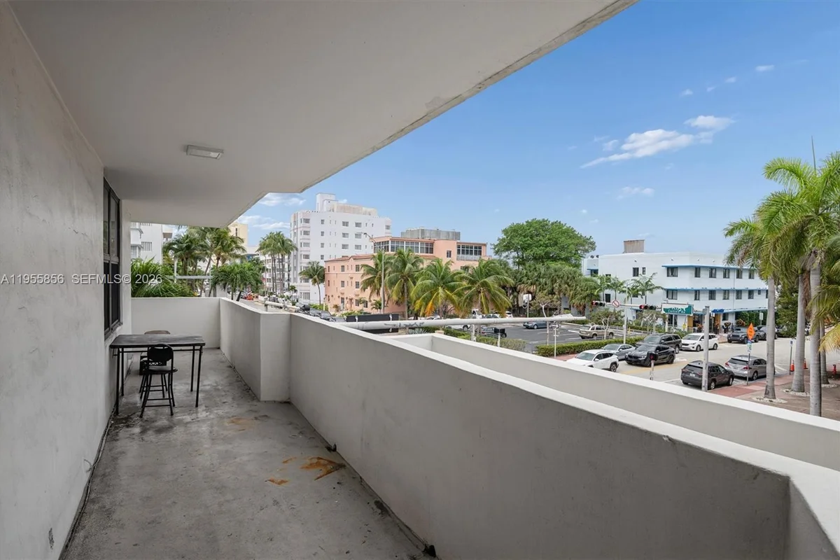 4301 Collins Ave #202, Miami Beach: photo 1 of 12