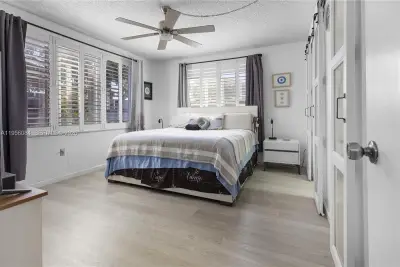 5935 Del Lago Cir #209, Sunrise: photo 1 of 20
